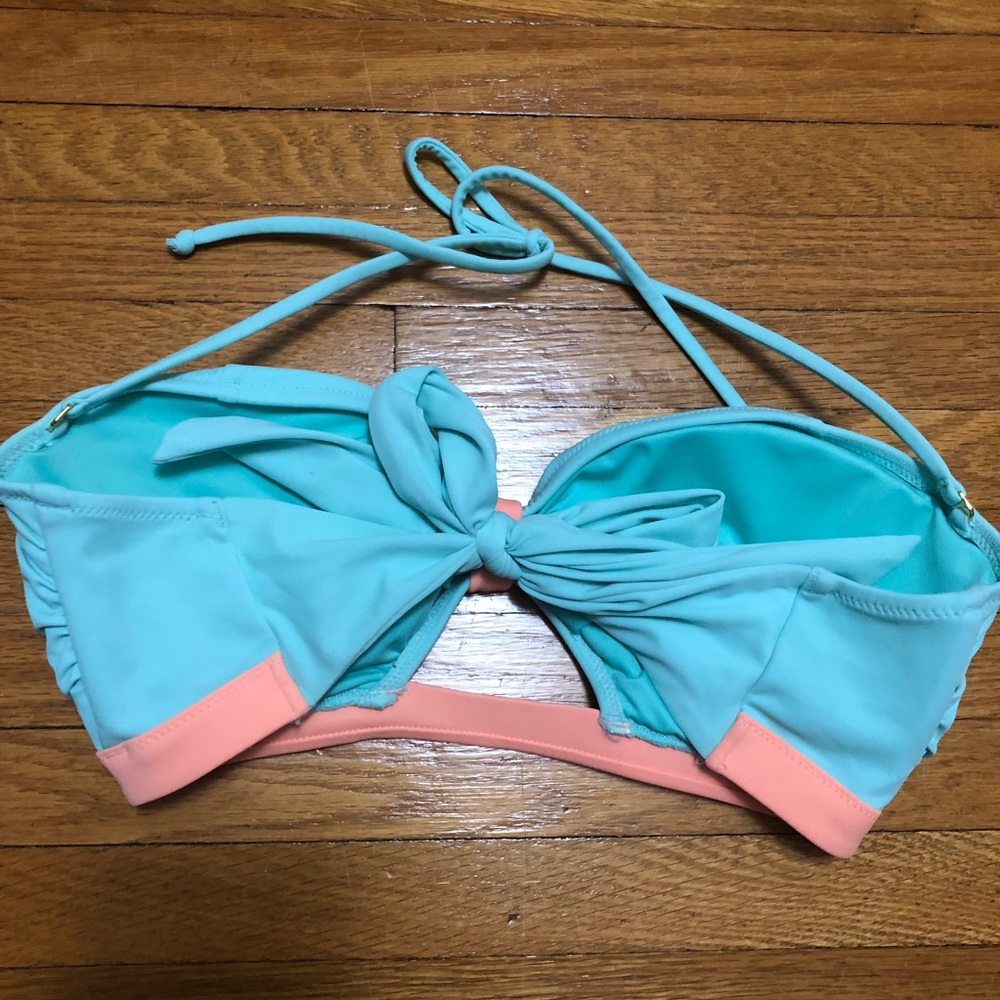 Victoria’s Secret bikini bandeau top